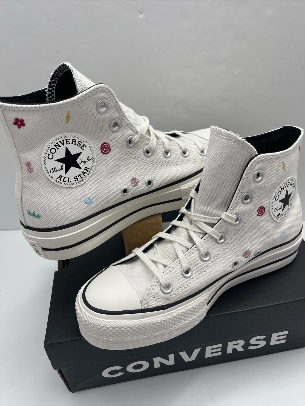 Converse CTAS LIFT HI VINTAGE WHITE/VINTAGE WHITE Platform High Top Embroidery